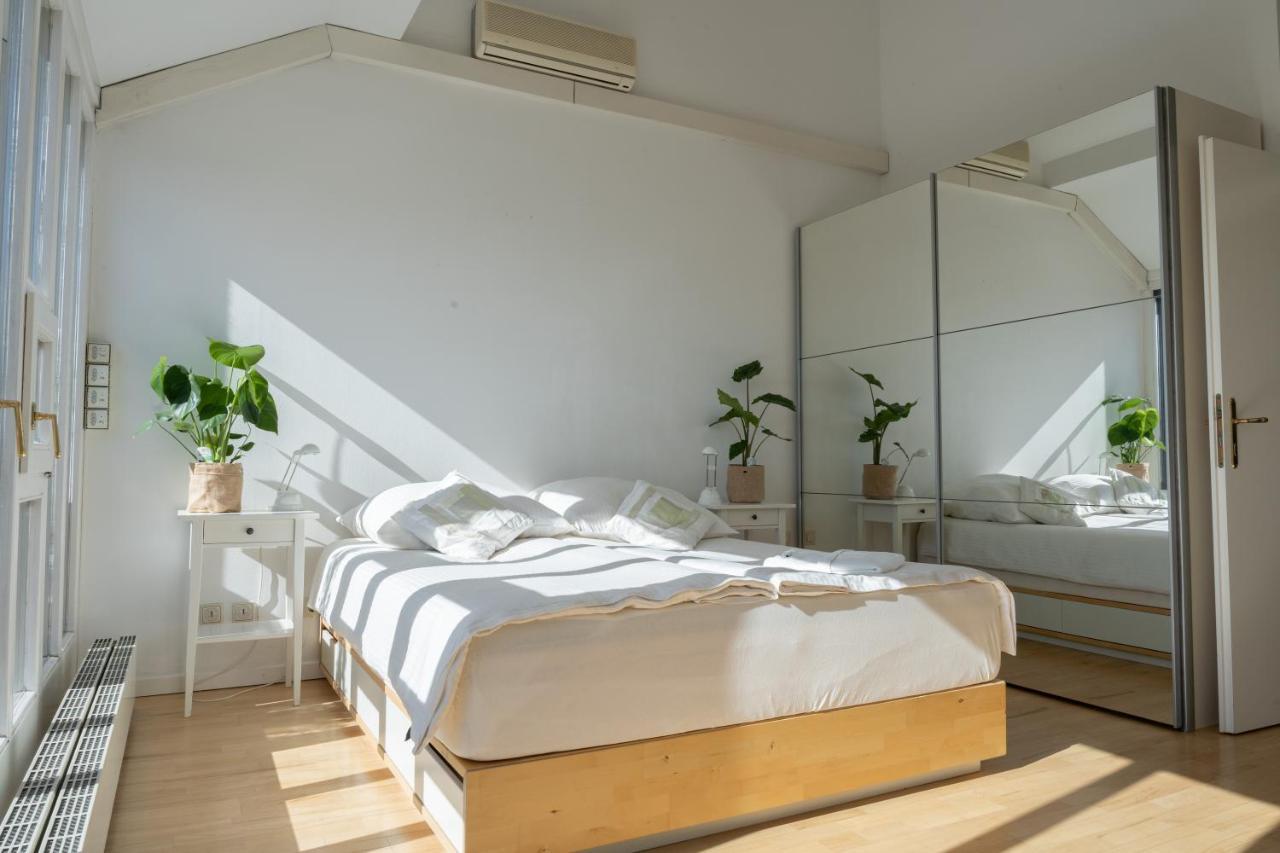 Apartment 180m2 Penthouse, Luxury Next To Karlskirche And Parking Included *