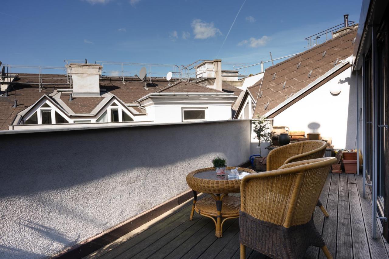 180m2 Penthouse, Luxury Next To Karlskirche And Parking Included