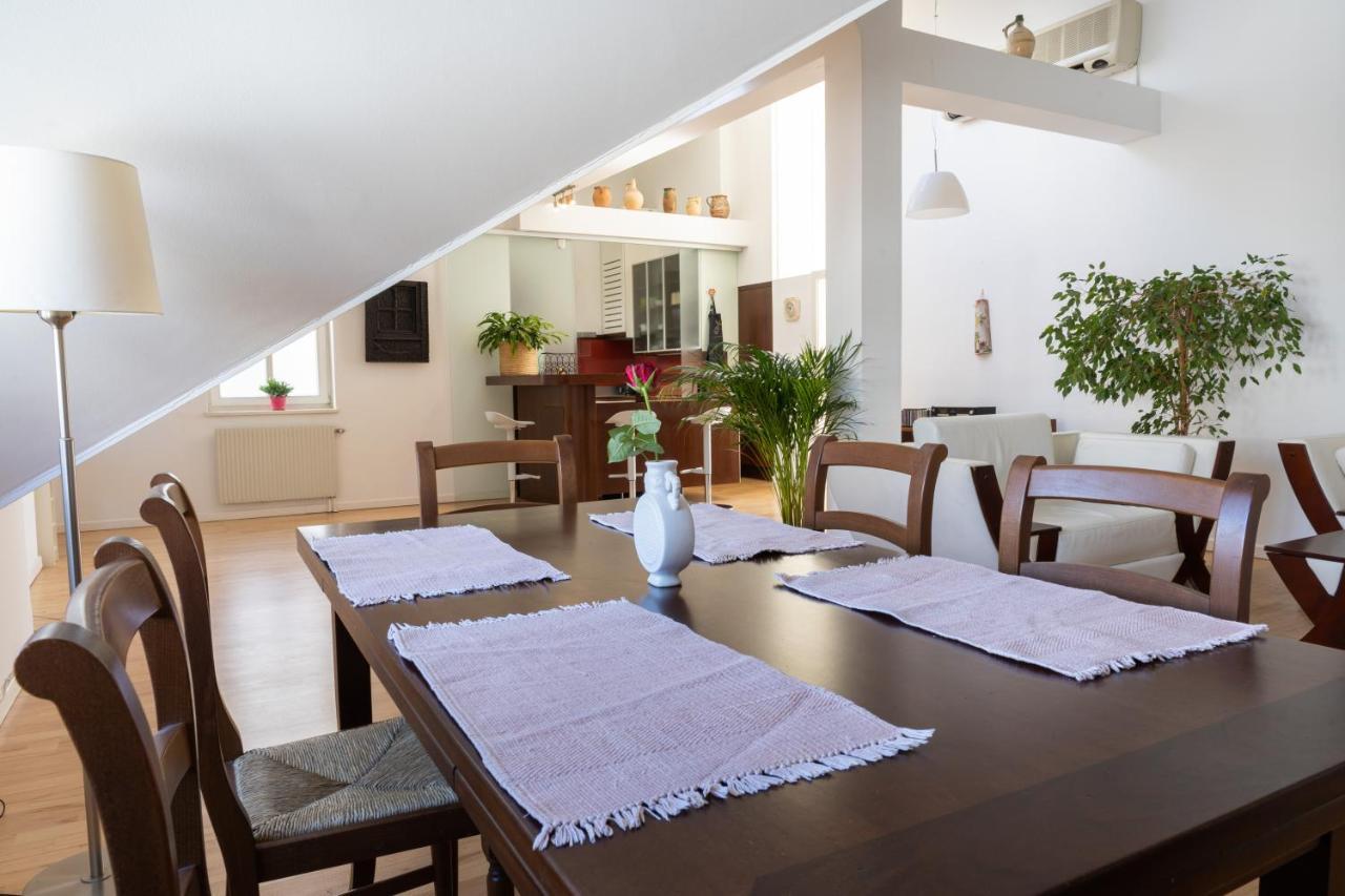 Apartment 180m2 Penthouse, Luxury Next To Karlskirche And Parking Included *